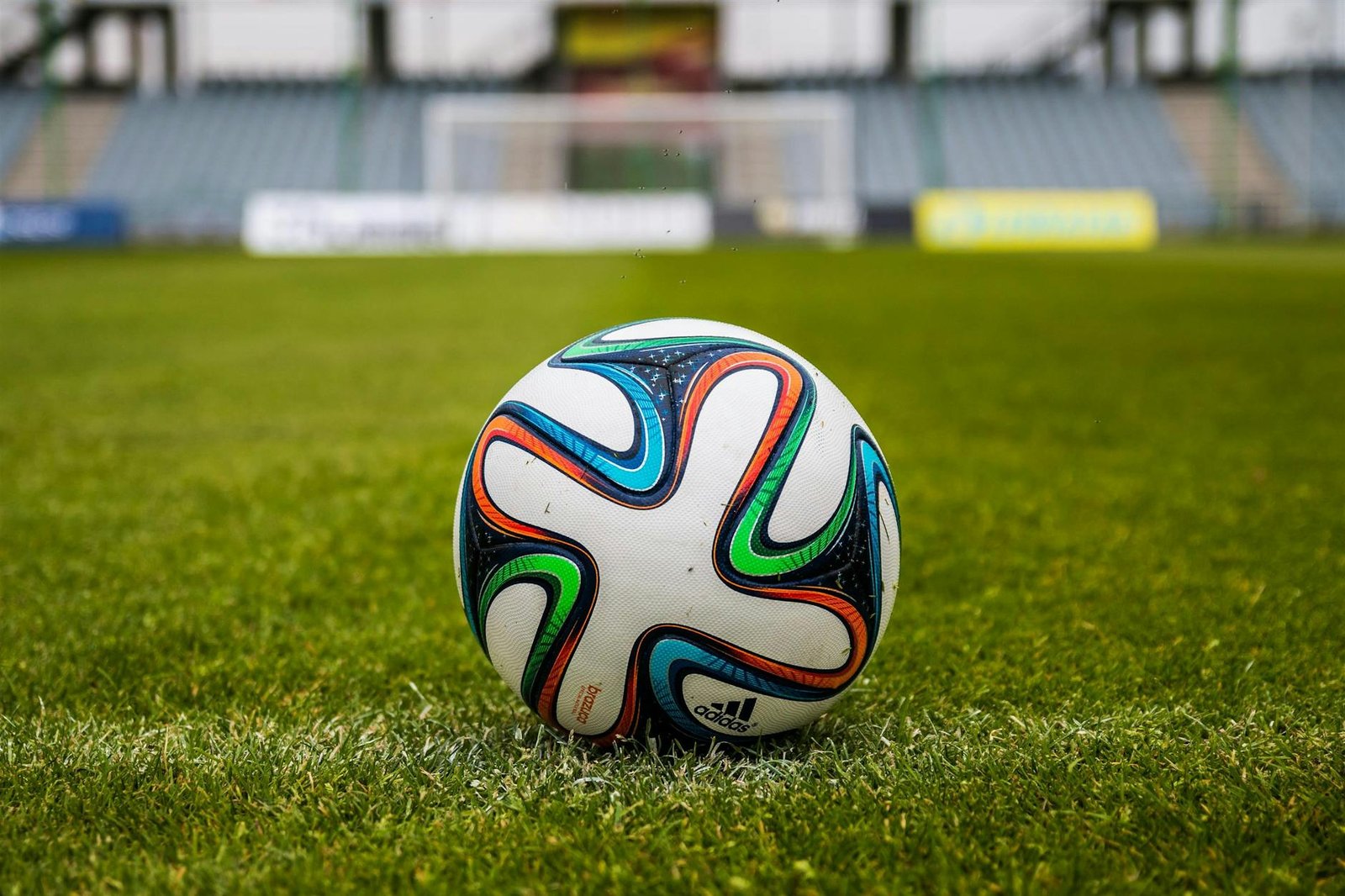 FIFA Inicia Processo Disciplinar Contra Espanha por Cânticos Xenófobos; Punição Pode Ser Severa
